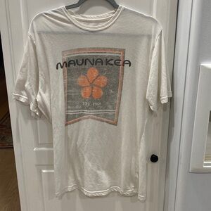 Men’s Level Wear cream and orange t shirt median Maunakea
